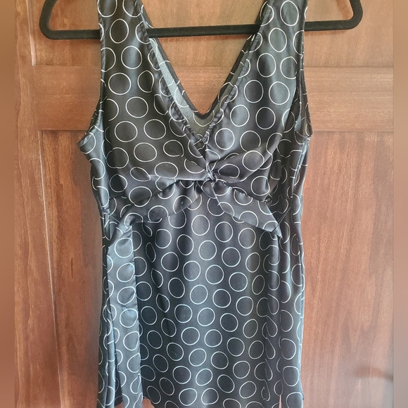 Maurices Stylish V-neck Black Tank - Picture 1 of 4